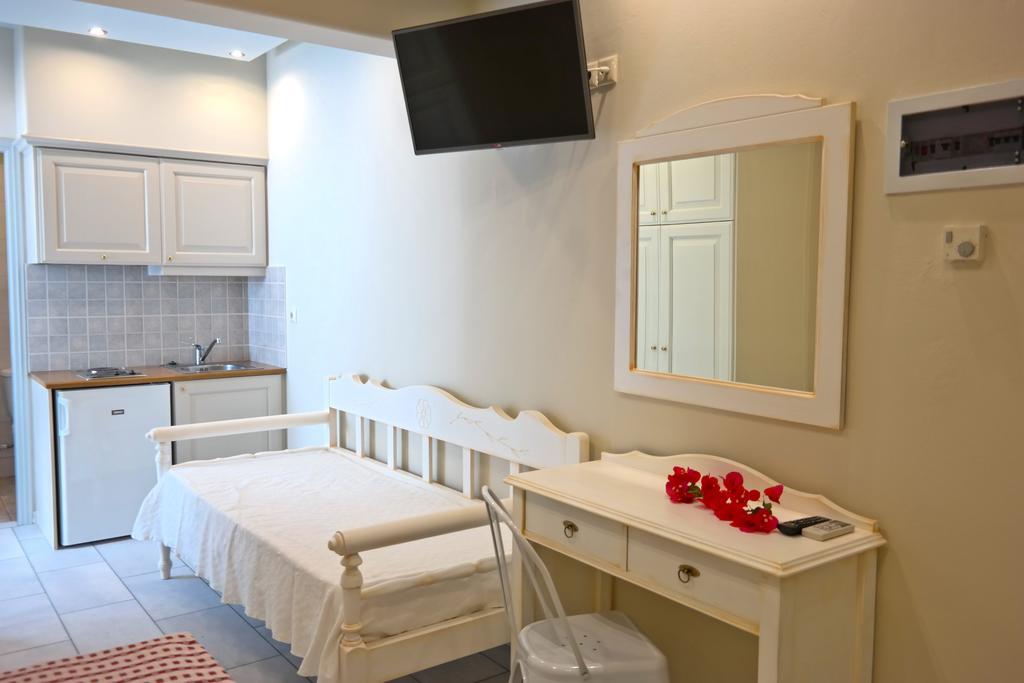Vasilikos Studios Naxos City Room photo