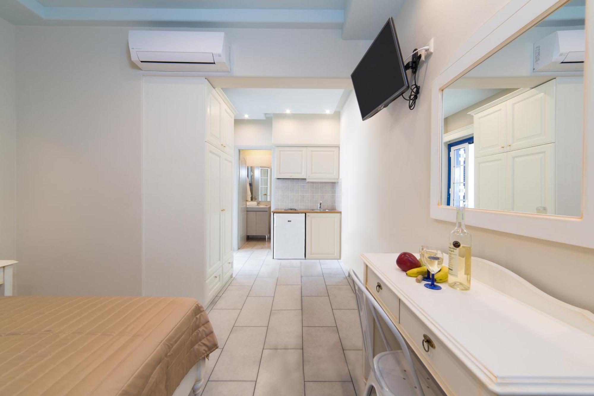 Vasilikos Studios Naxos City Room photo
