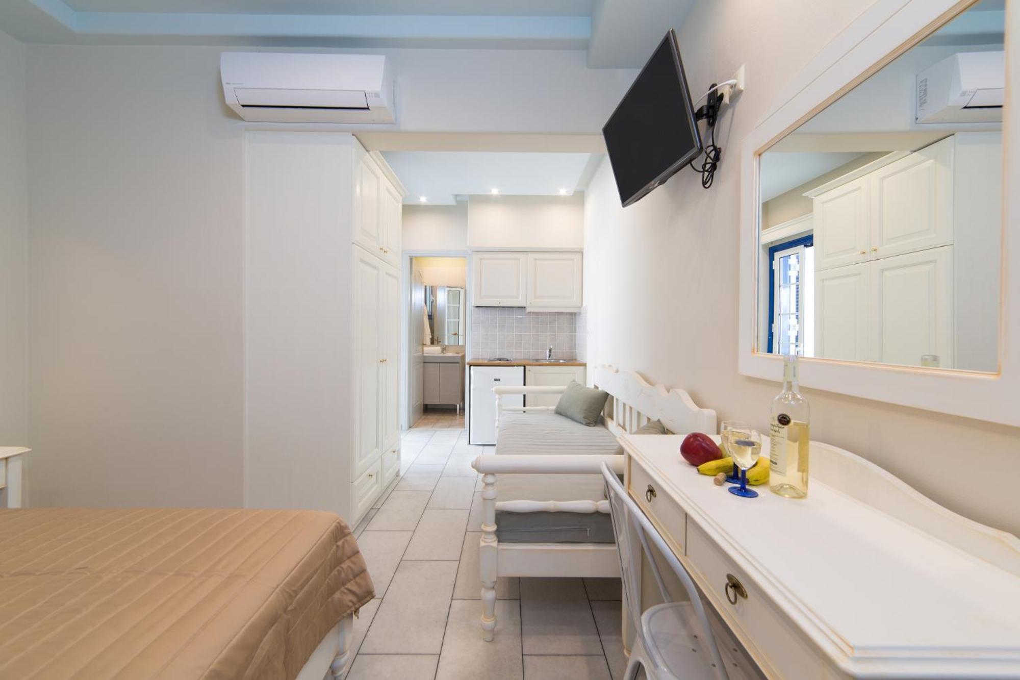 Vasilikos Studios Naxos City Room photo